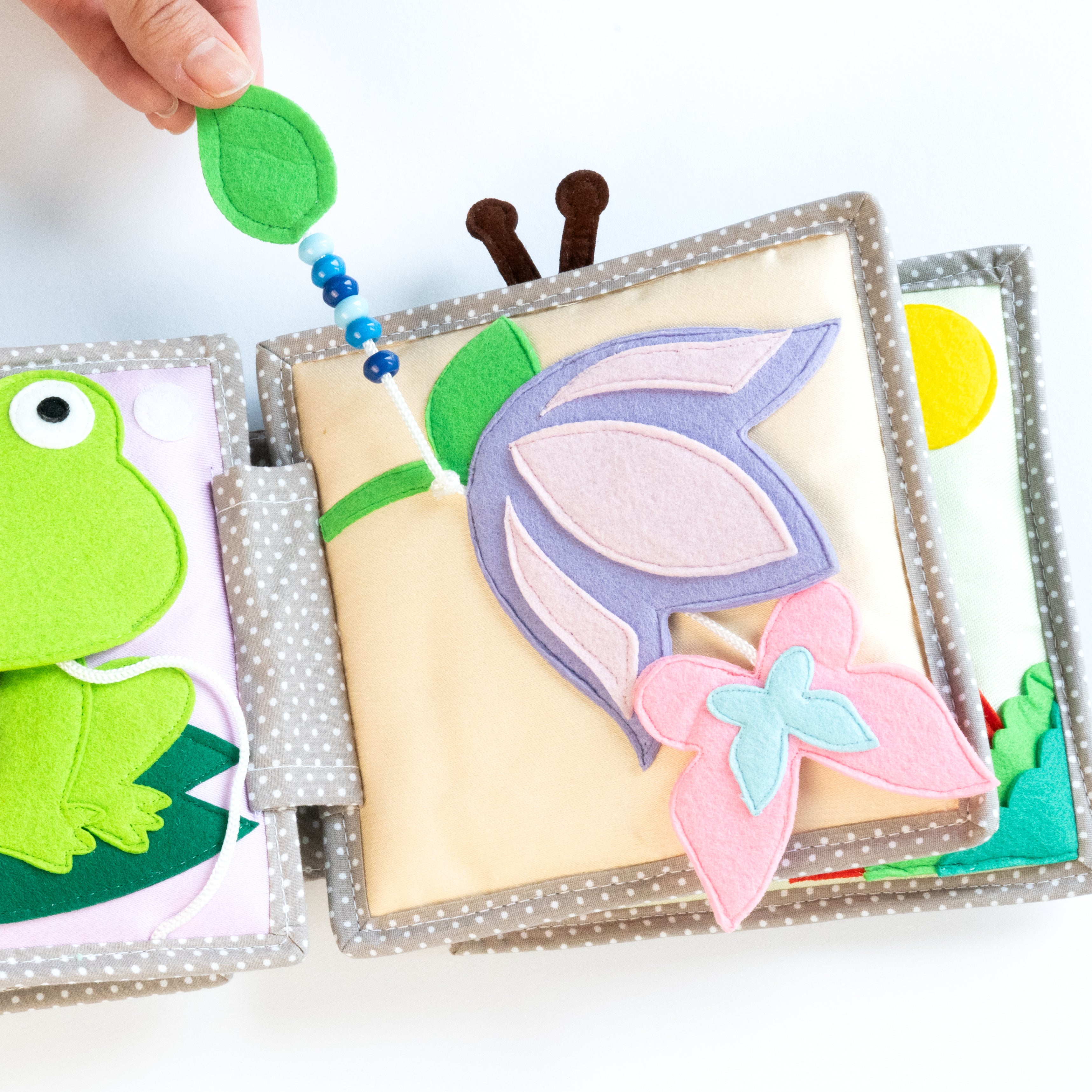 Schillernder Papagei